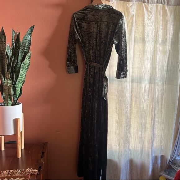L'Agence Cameron Velvet Maxi Shirt Dress Green V-Neck 3/4 Sleeve Collar Size M - Picture 5 of 8